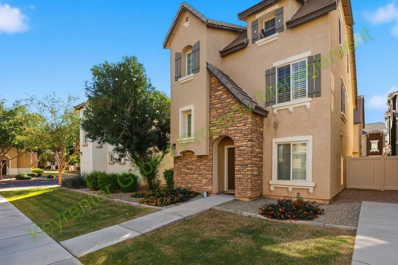 1356 S Sabino Dr - Photo 2 of 31