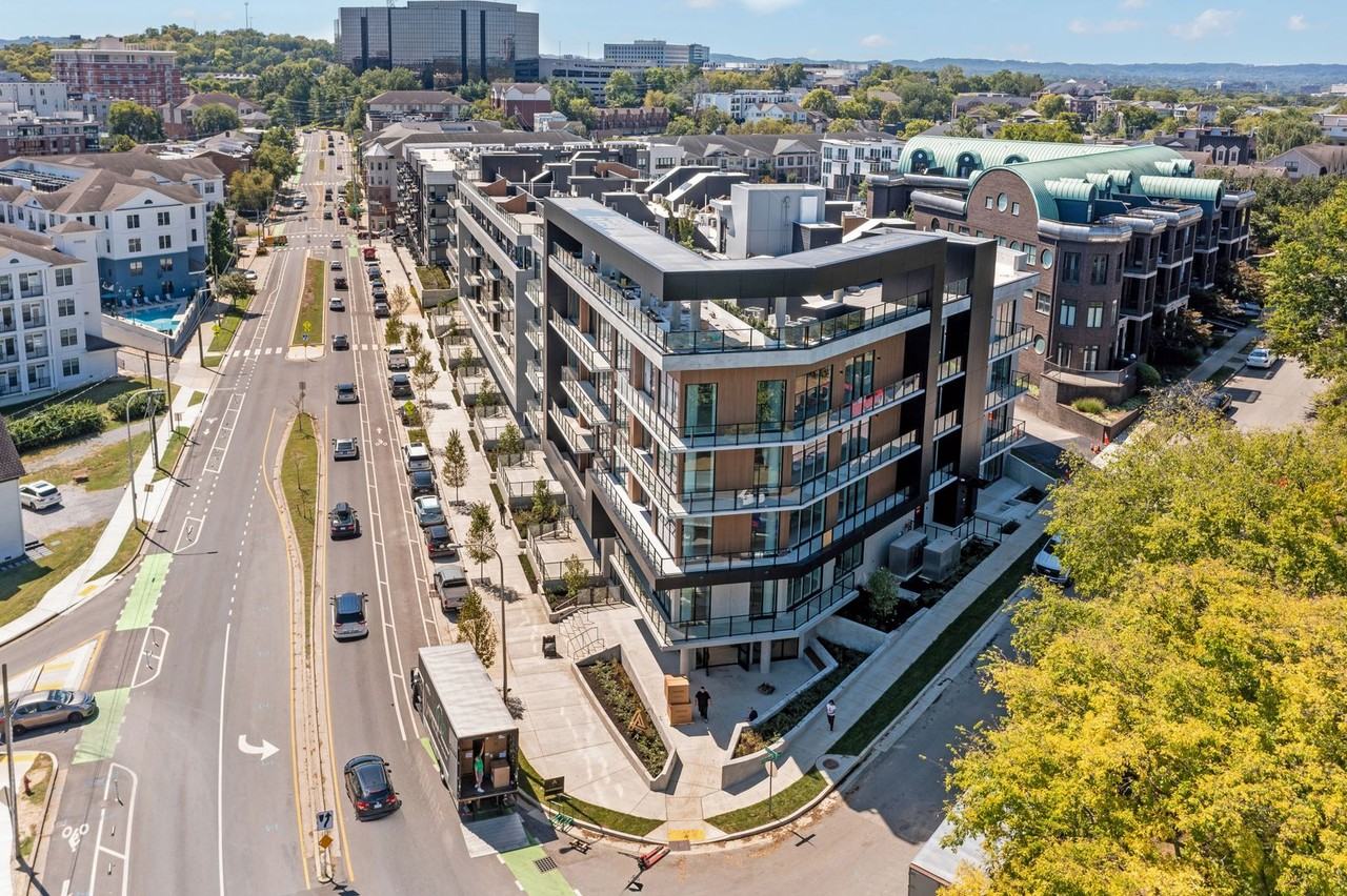 321 31st Avenue North #203 - Photo 2 of 37