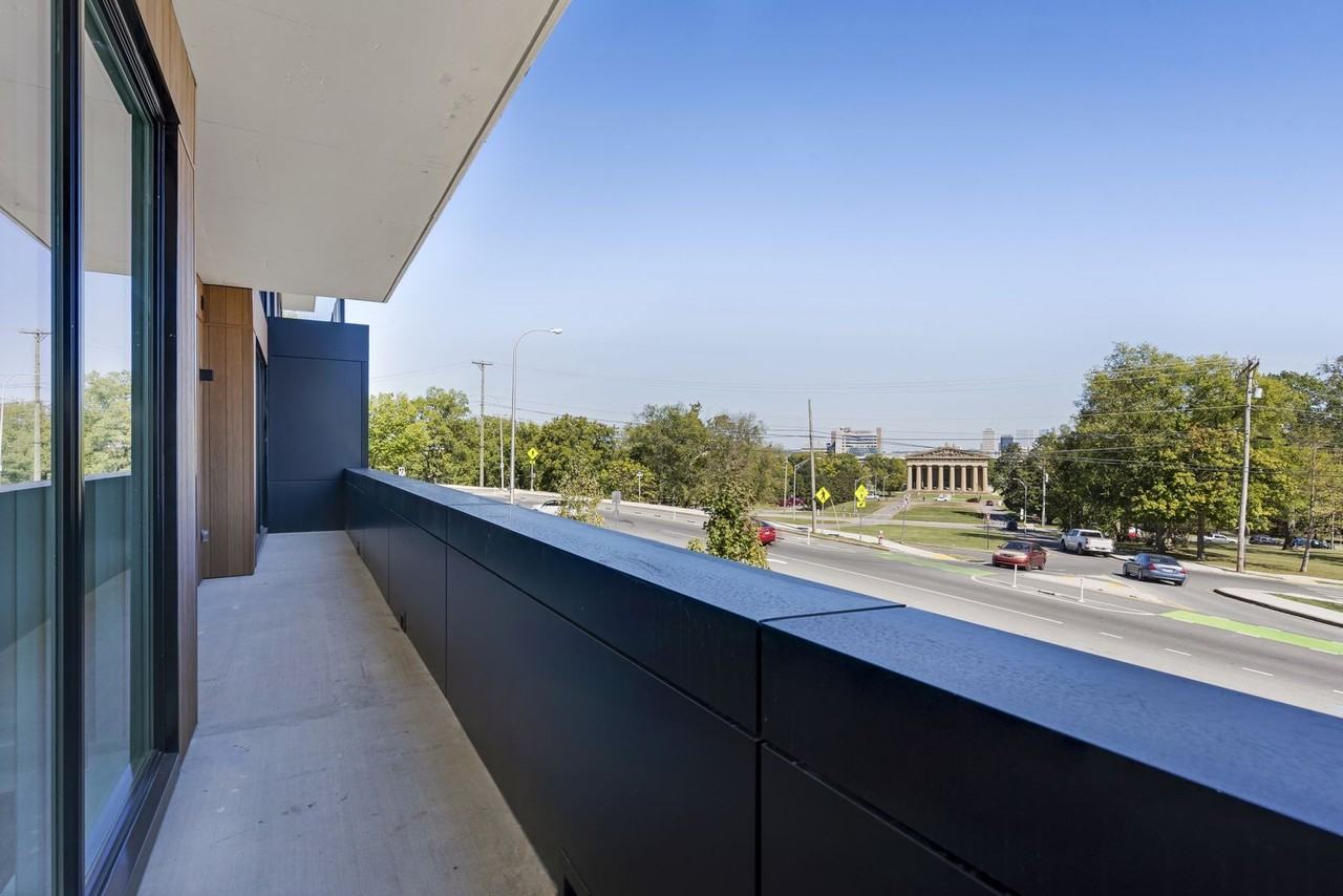 321 31st Avenue North #203 - Photo 3 of 37