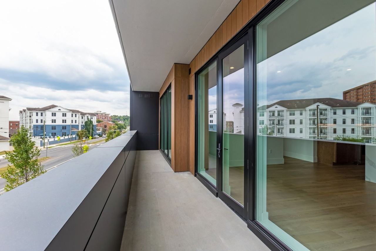 321 31st Avenue North #203 - Photo 4 of 37