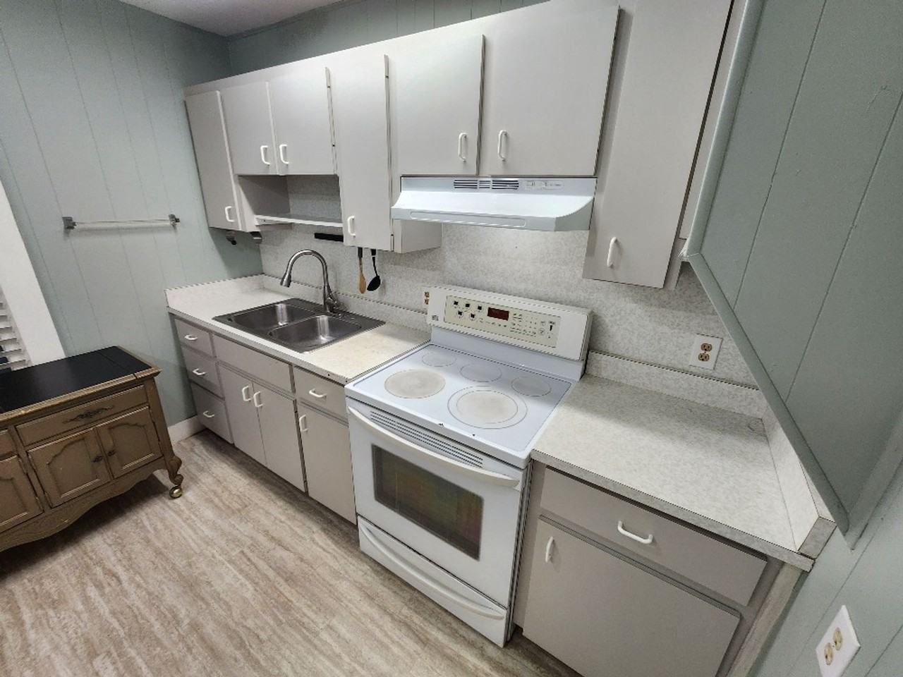 110 Downing Street - Photo 3 of 13