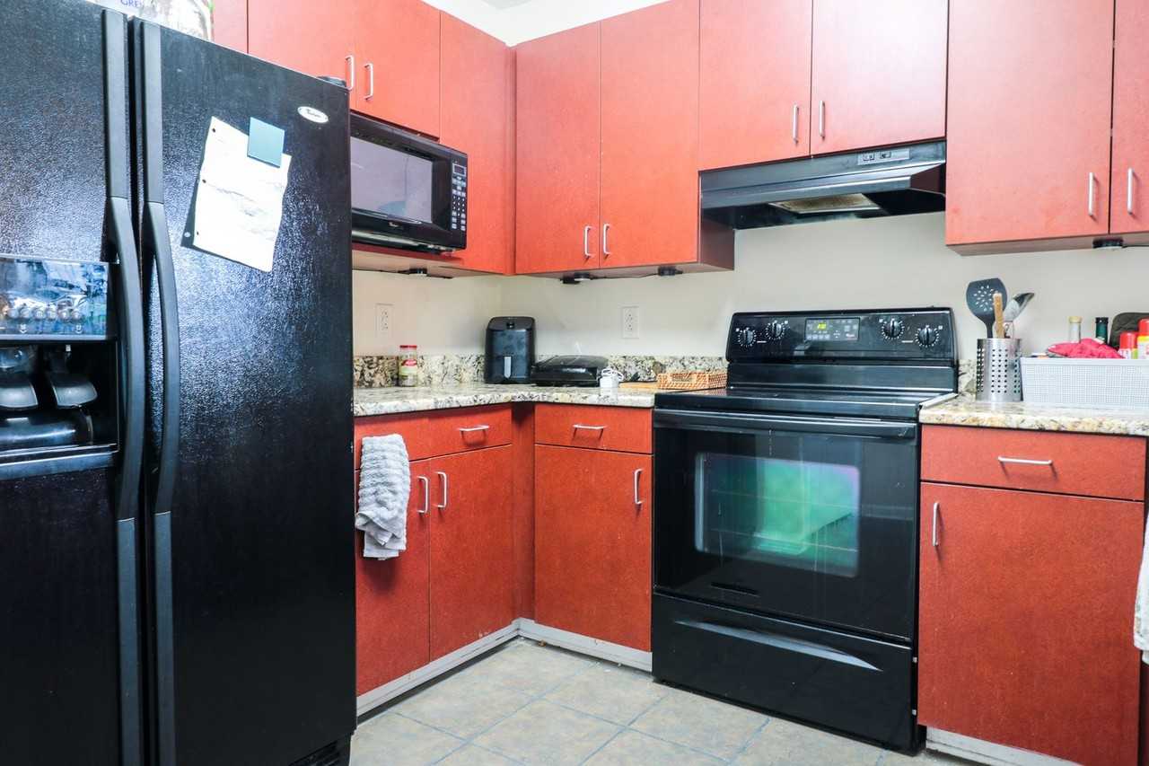 250 S Main St - Photo 2 of 9