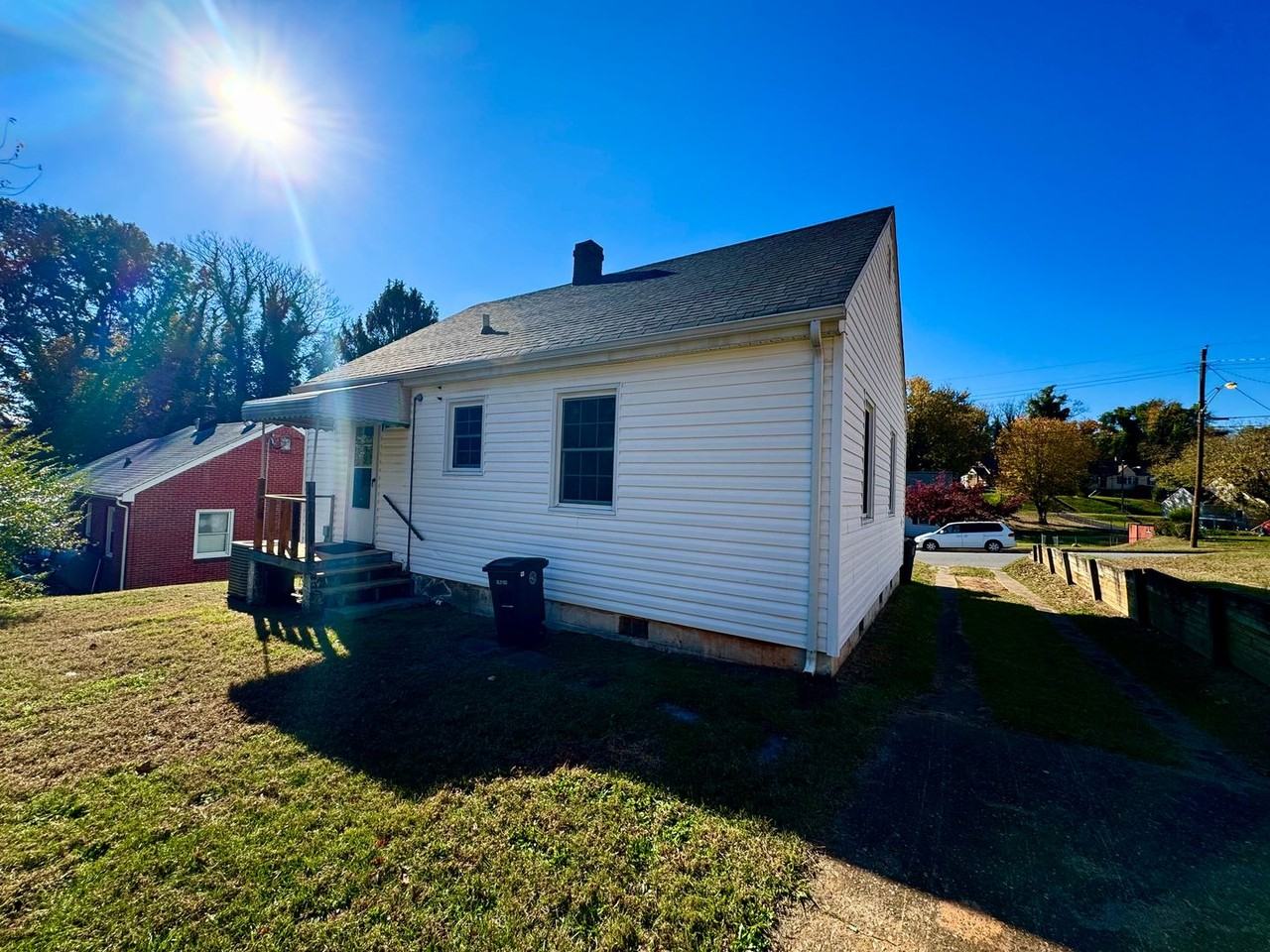 1318 Harding St - Photo 2 of 11