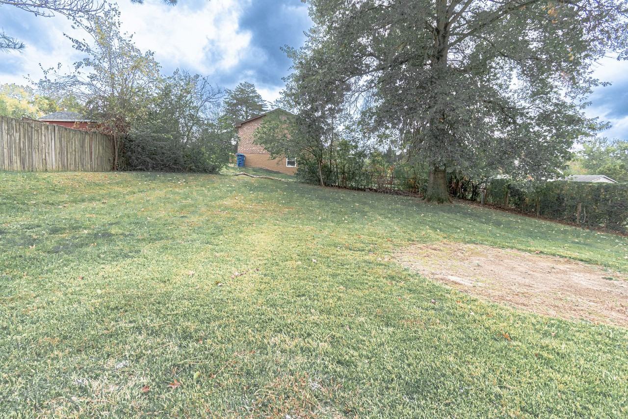 718 Ranch Hill Dr - Photo 3 of 20