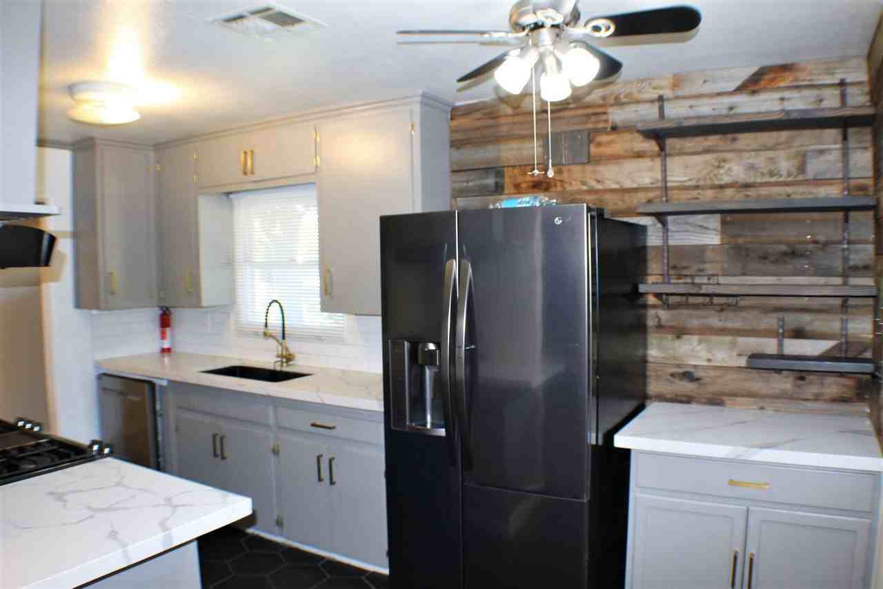 6580 Hillside Avenue - Photo 4 of 26