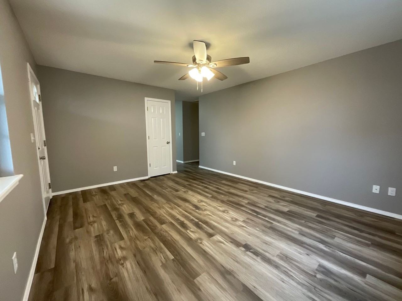 211 South Hall Street - Photo 3 of 19