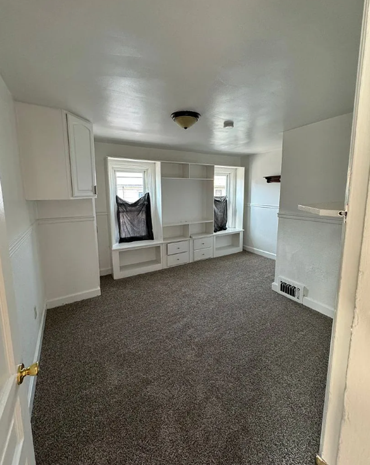 65 E Penn St - Photo 7 of 12