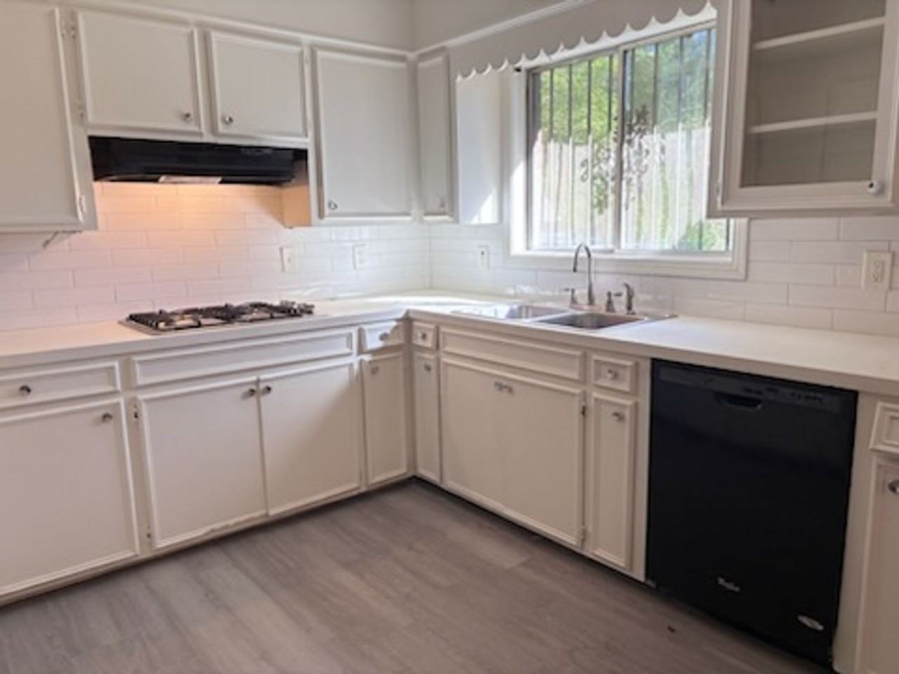 5408 Keele St - Photo 2 of 14