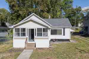 featured image of 809 W Monroe St