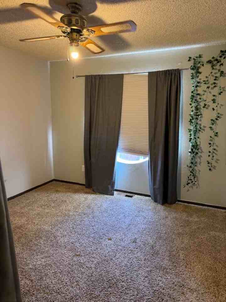 106 Scotland Rd #E - Photo 3 of 8