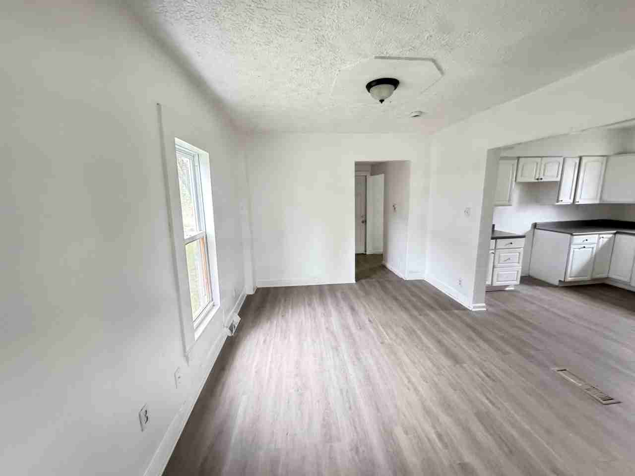 118 E 32nd St - Photo 3 of 20