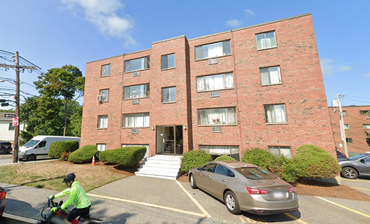 16 Riverside St - Photo 4 of 8