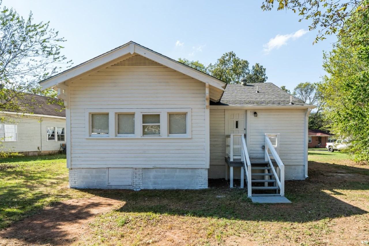 419 Gladys St - Photo 3 of 22