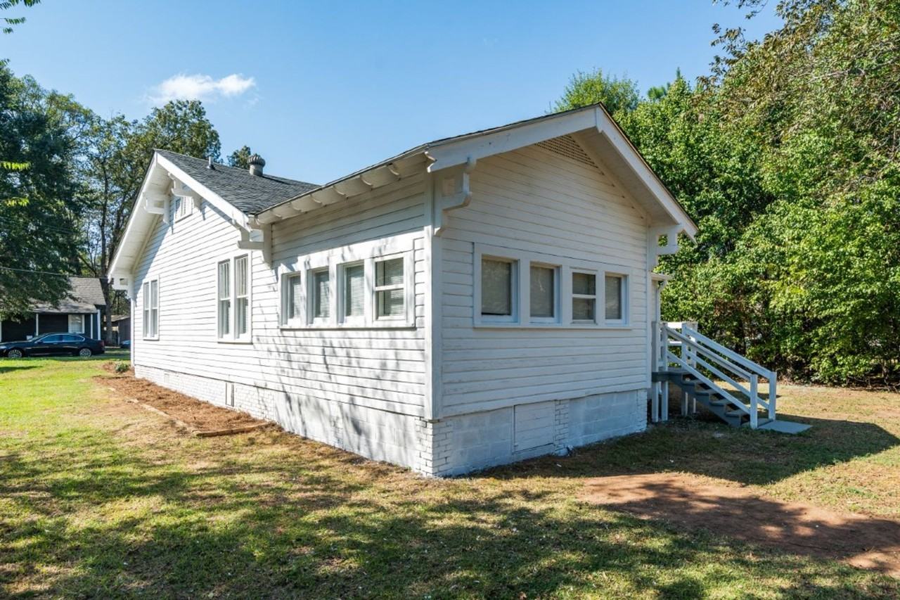 419 Gladys St - Photo 5 of 22