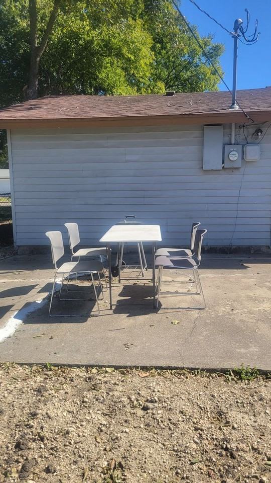 808 Mary St - Photo 5 of 20