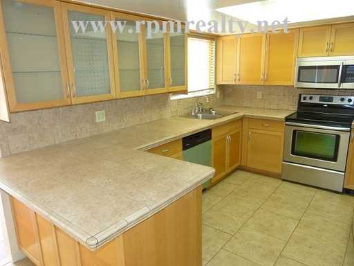110 N Deerwood Ave - Photo 2 of 14