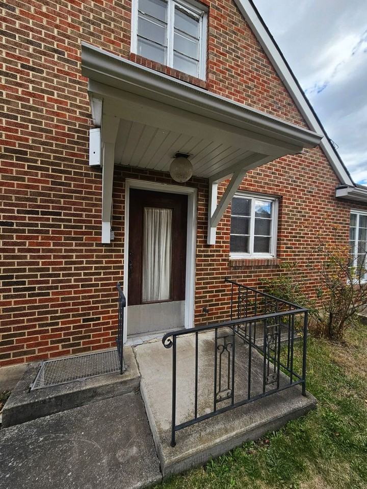 303KENT - Photo 3 of 50