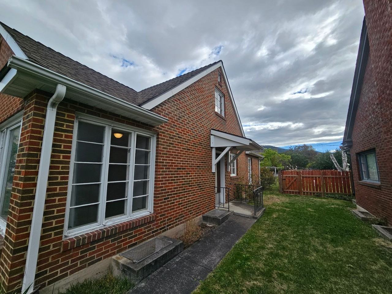 303KENT - Photo 4 of 50