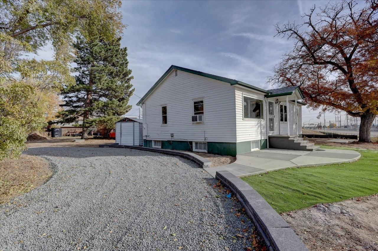 11601 Ridge Rd - Photo 3 of 13