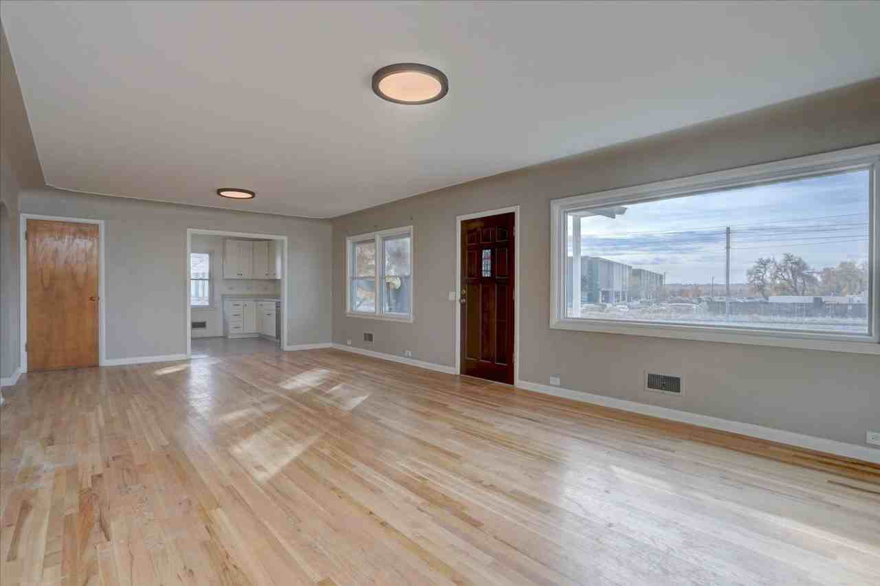 11601 Ridge Rd - Photo 5 of 13