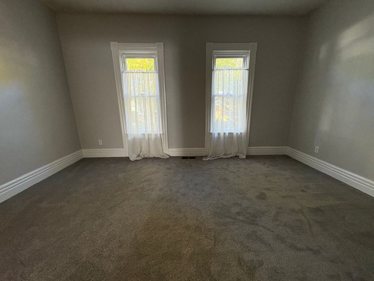 505 Caroline St - Photo 7 of 32