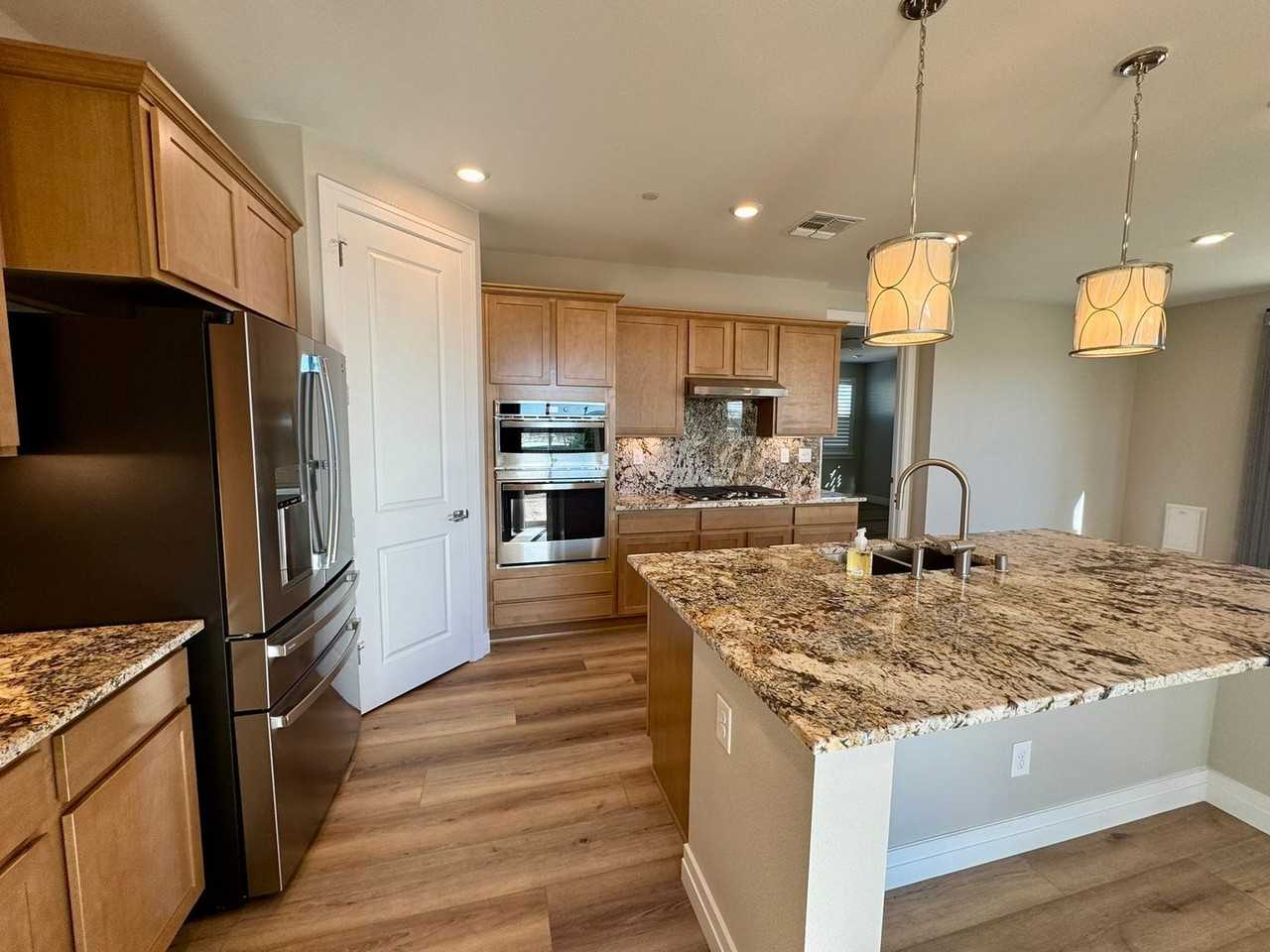 406 Heirloom St - Photo 2 of 16