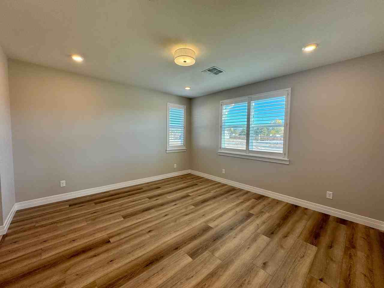 406 Heirloom St - Photo 6 of 16