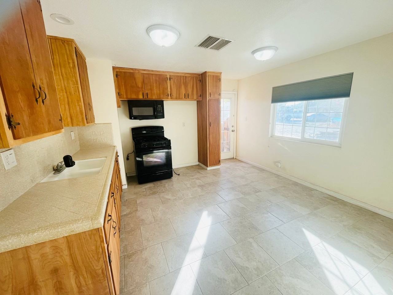 26422 Community Blvd - Photo 3 of 7