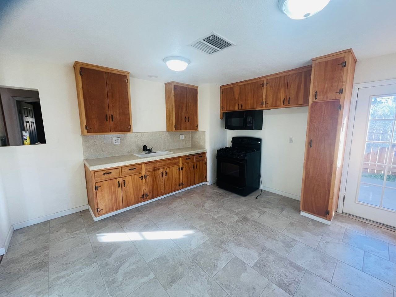 26422 Community Blvd - Photo 4 of 7