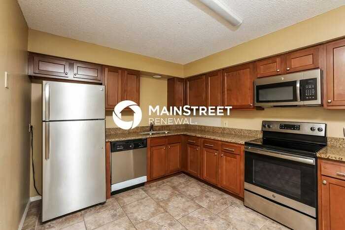 441 S Sparkman Ave - Photo 4 of 16