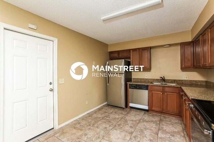 441 S Sparkman Ave - Photo 5 of 16