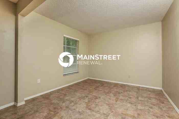 441 S Sparkman Ave - Photo 6 of 16