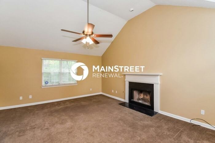 388 Montgomery Place - Photo 4 of 17