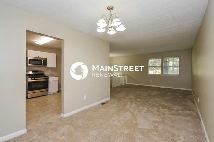 5869 Bobbin Ln - Photo 4 of 17