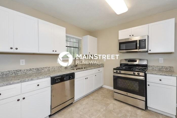 5869 Bobbin Ln - Photo 5 of 17