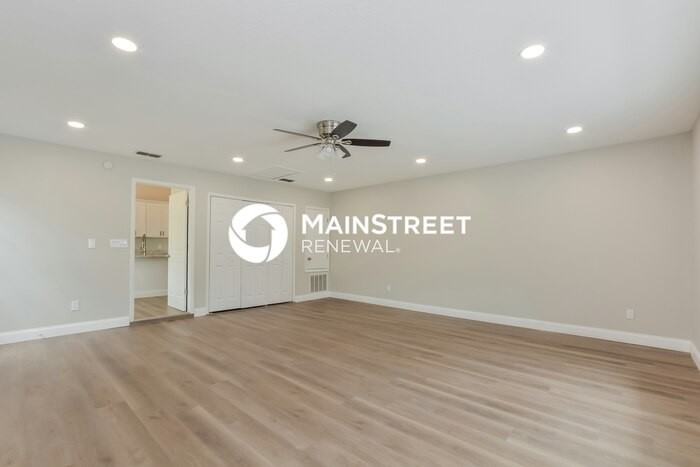 304 Sir Lawrence Drive - Photo 6 of 16