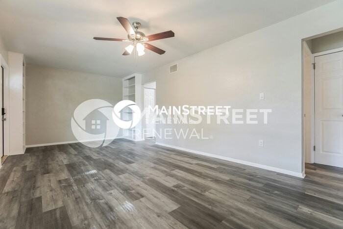 250 N Shade Ave - Photo 3 of 31