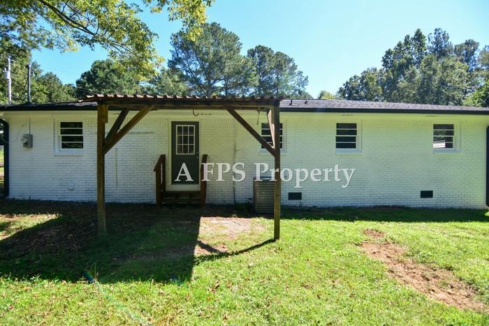 226 Cantrell Drive Southwest - Photo 6 of 27