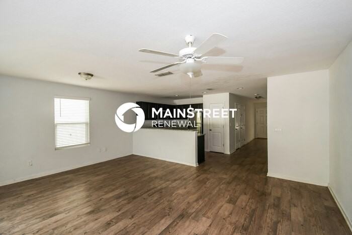 554 Eiseman Way - Photo 4 of 17