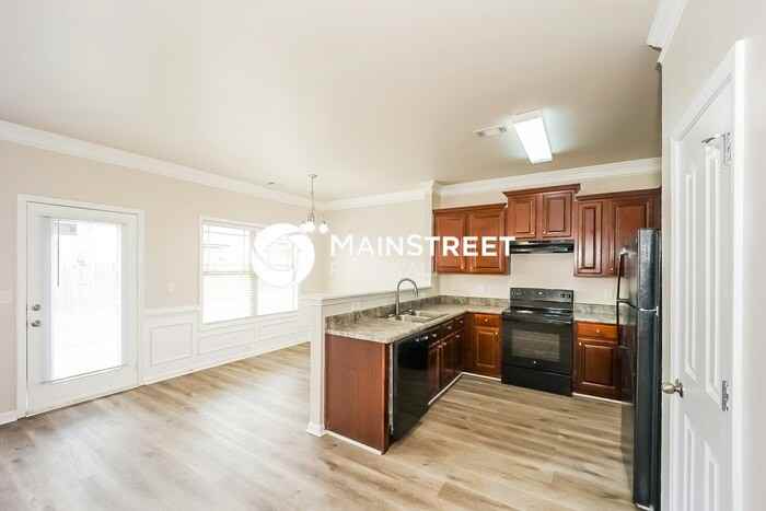 7685 Battle Way - Photo 6 of 17