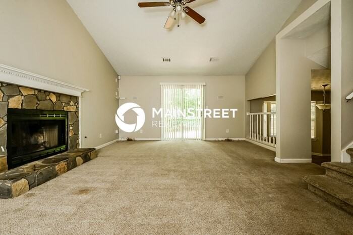 100 Woodcrest Way - Photo 2 of 17