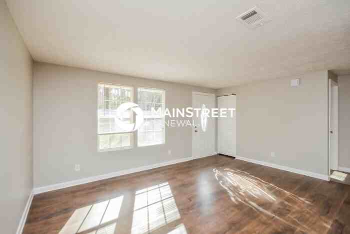 5176 Martins Crossing Rd - Photo 2 of 16