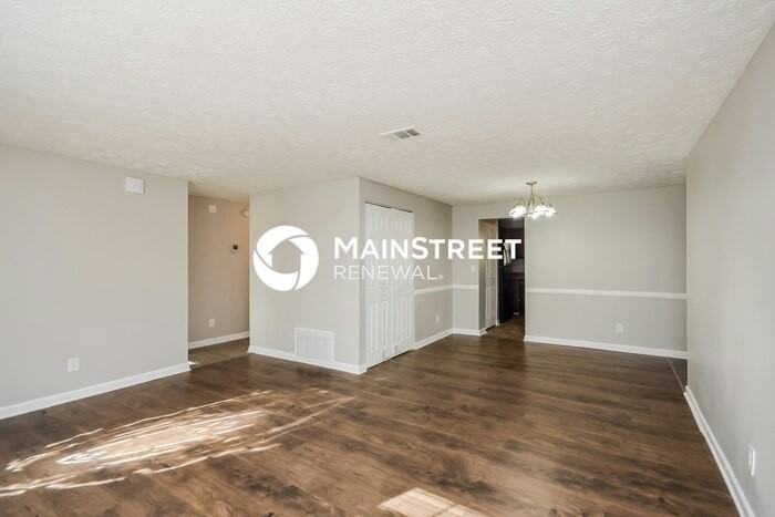 5176 Martins Crossing Rd - Photo 4 of 16