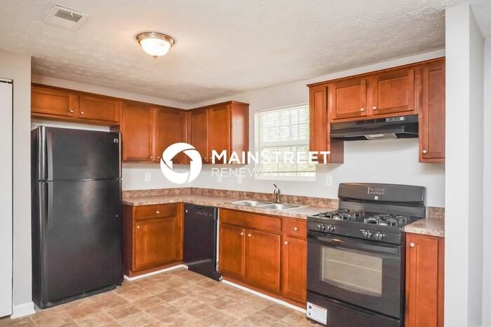 5176 Martins Crossing Rd - Photo 5 of 16