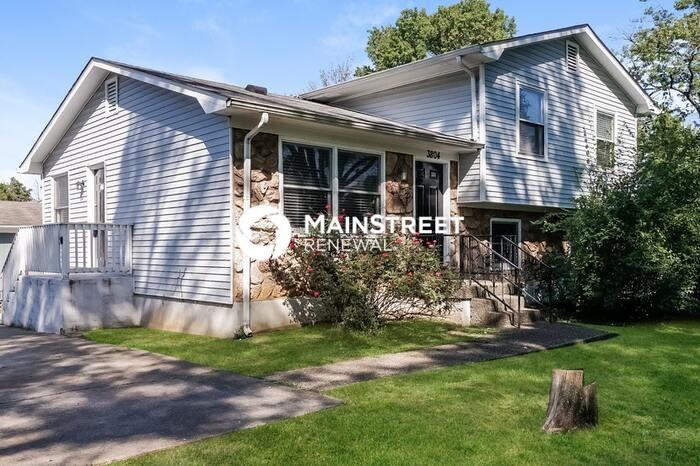 3804 Breckenridge Ln - Photo 2 of 15