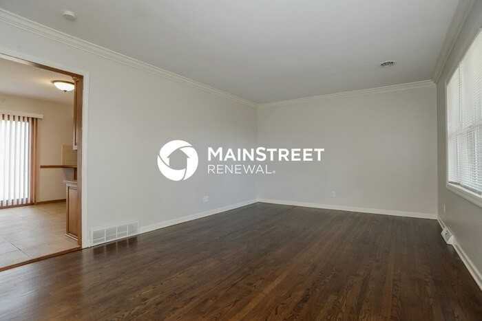 11212 Lecluyse Drive - Photo 5 of 17