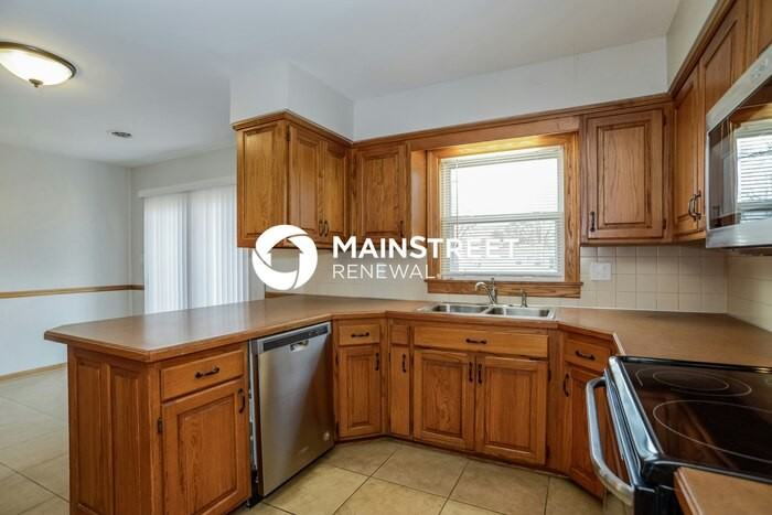 11212 Lecluyse Drive - Photo 7 of 17