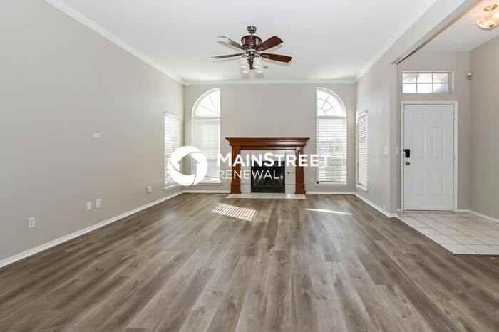 1513 Northwest 181st Street - Photo 4 of 16