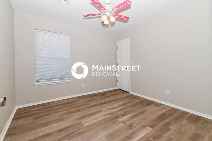 1513 Northwest 181st Street - Photo 6 of 16