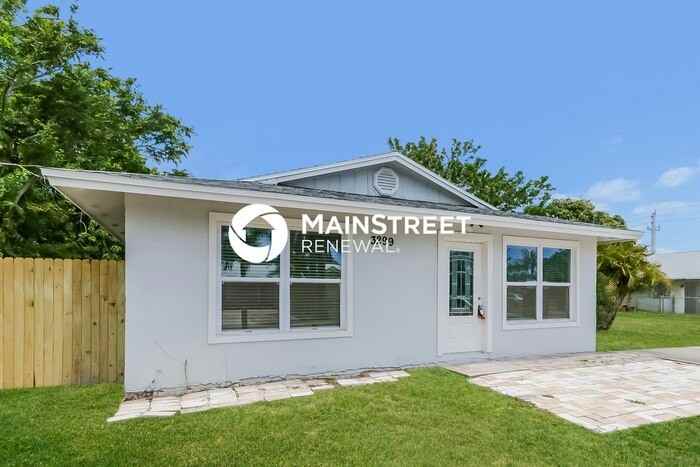 3299 Southeast Garden Street - Photo 2 of 16